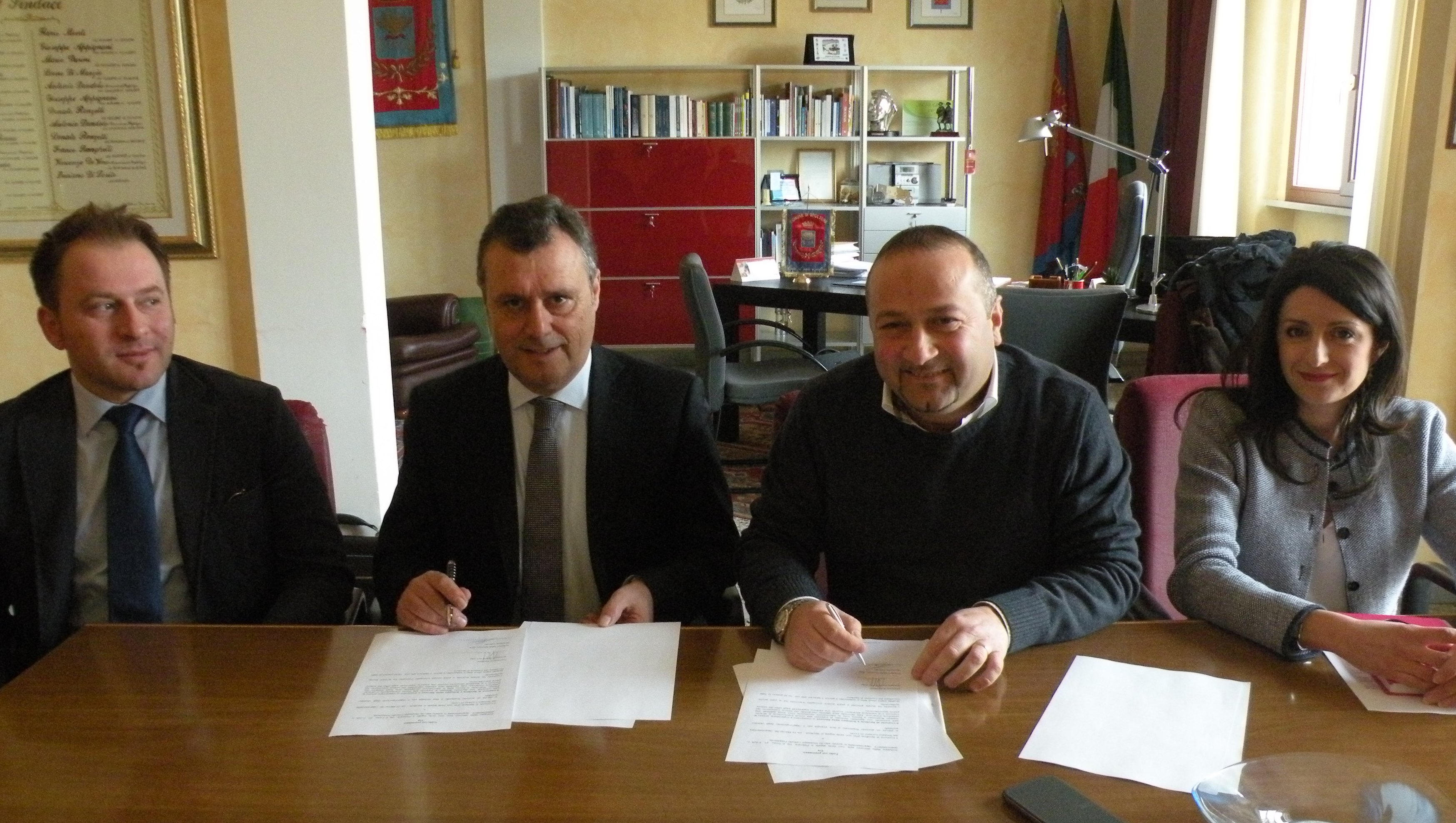 COMUNICATO STAMPA - FIRMATO PROTOCOLLO DI INTESA PER LO SPORTELLO INFORMATIVO A SOSTENGO DELLA IMPRENDITORIALITA\'